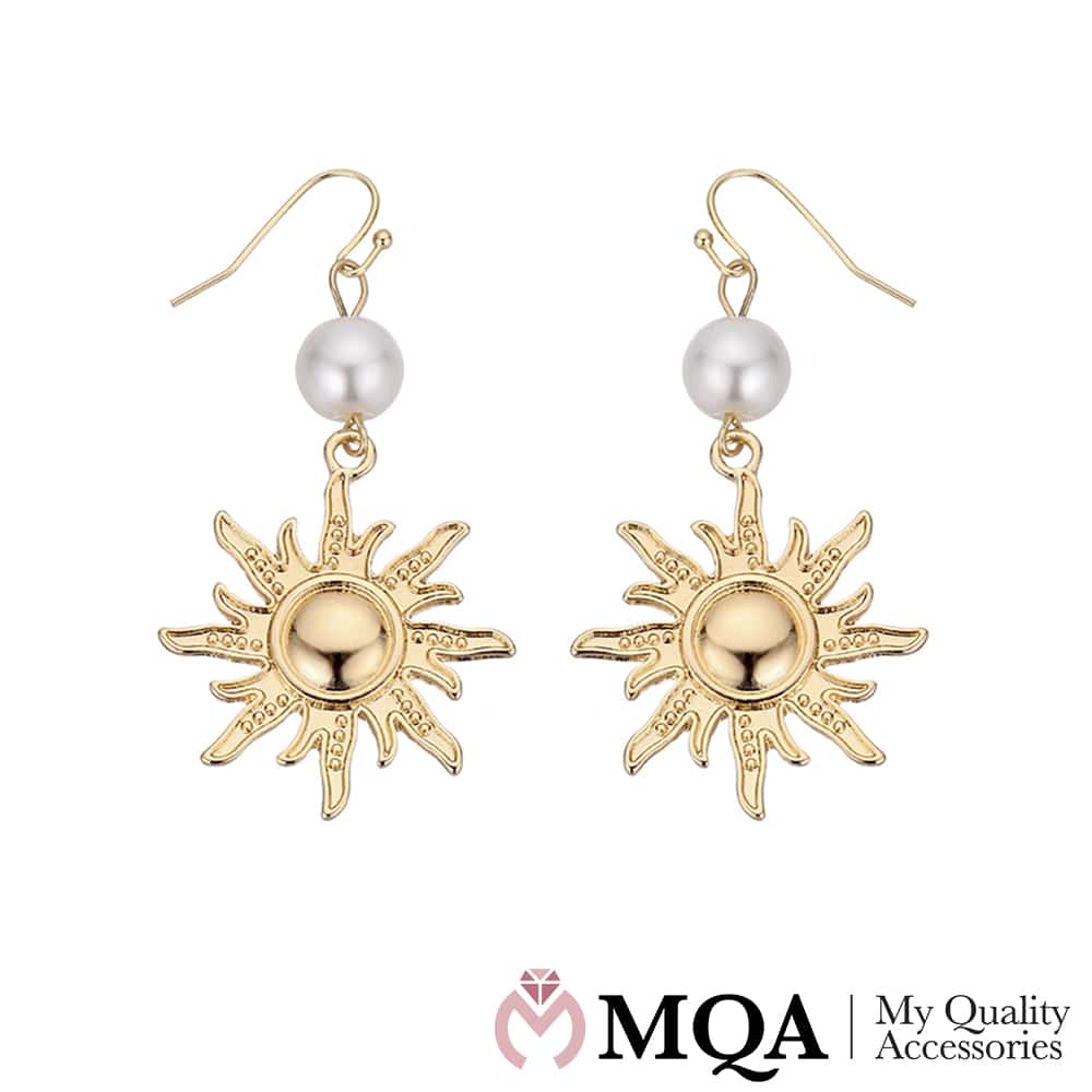 Øredobber med perle og vakker sol