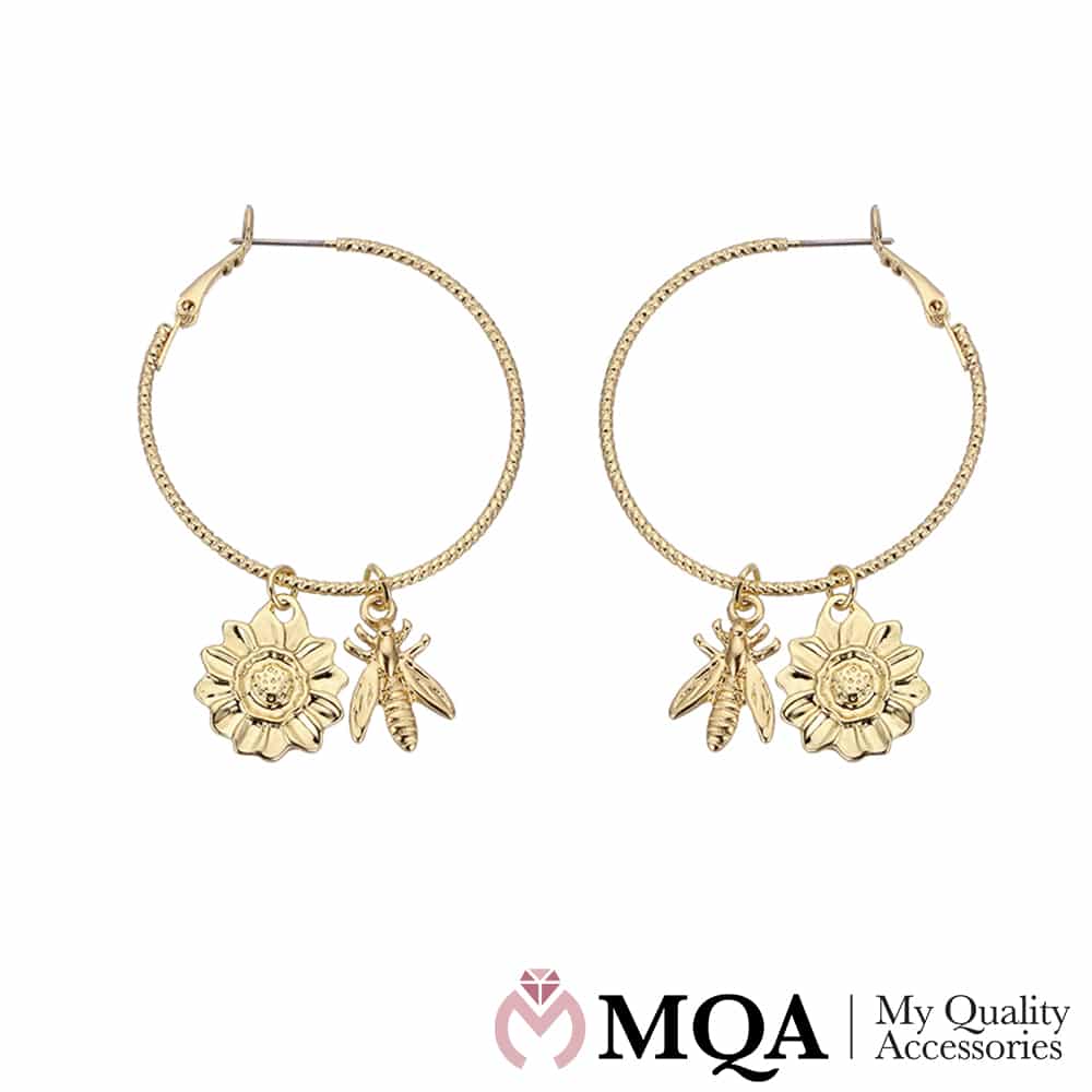 Øredobber med blomst og insekt