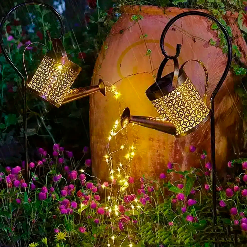 Solcelledrevet vannkanne og LED-lampe til hagen