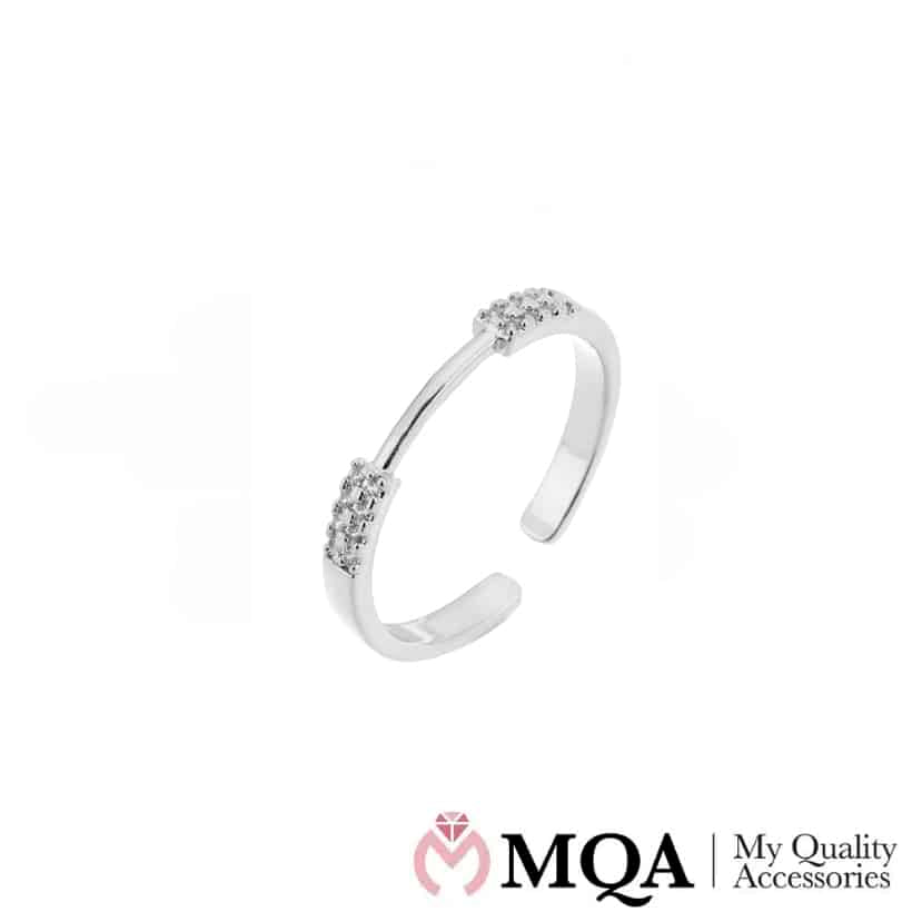 Ring, sølvfargede med 2 rader glitrende steiner