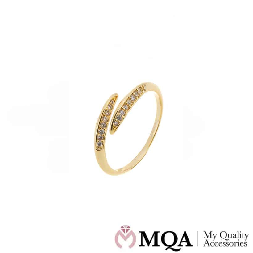 Ring, gullfarget med små steiner