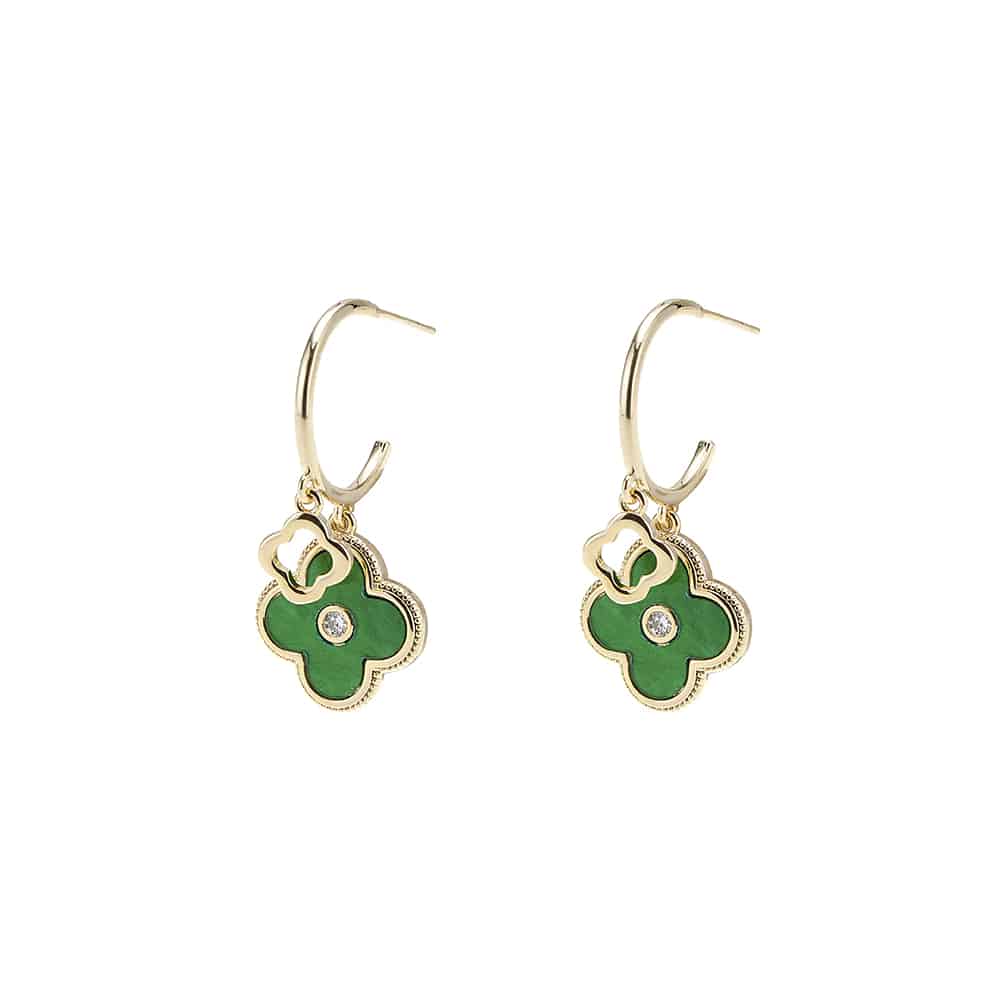 Øredobber, gullfargede utformet som firkløver