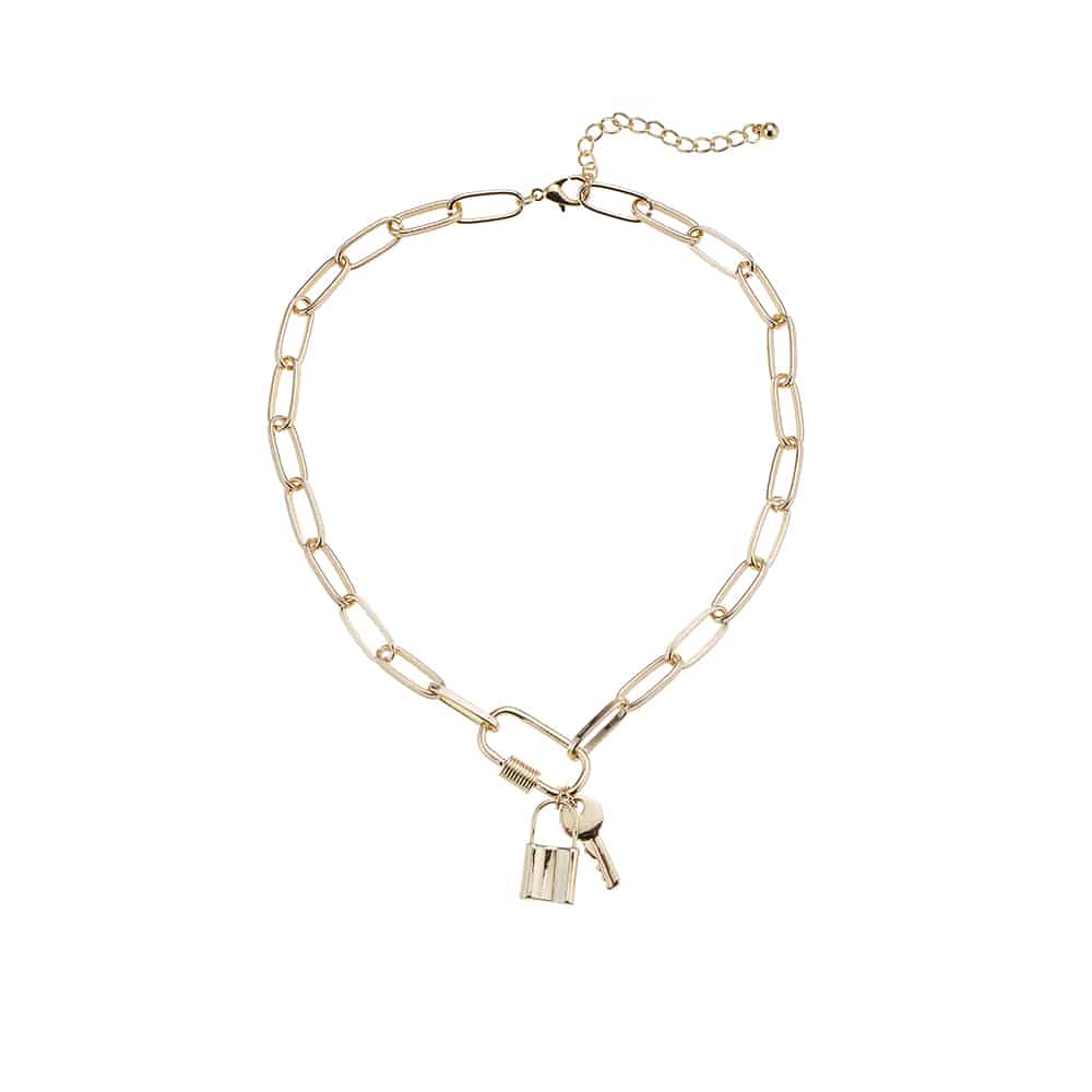 Halskjede i gullfarge, hengelås og nøkkel som anheng