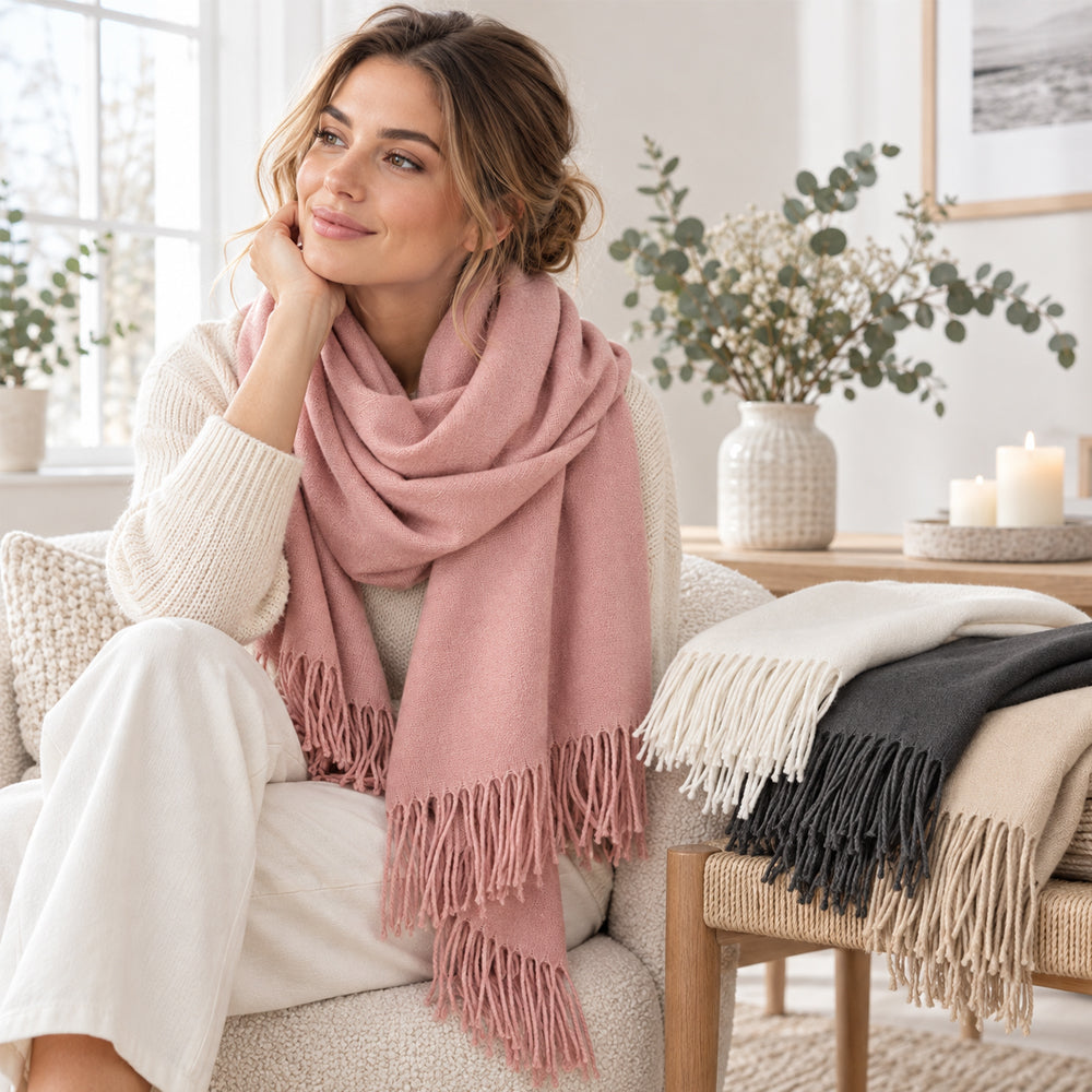 Elegant skjerf med frynser – flere vakre farger – 70 x 180 cm – 200 g.