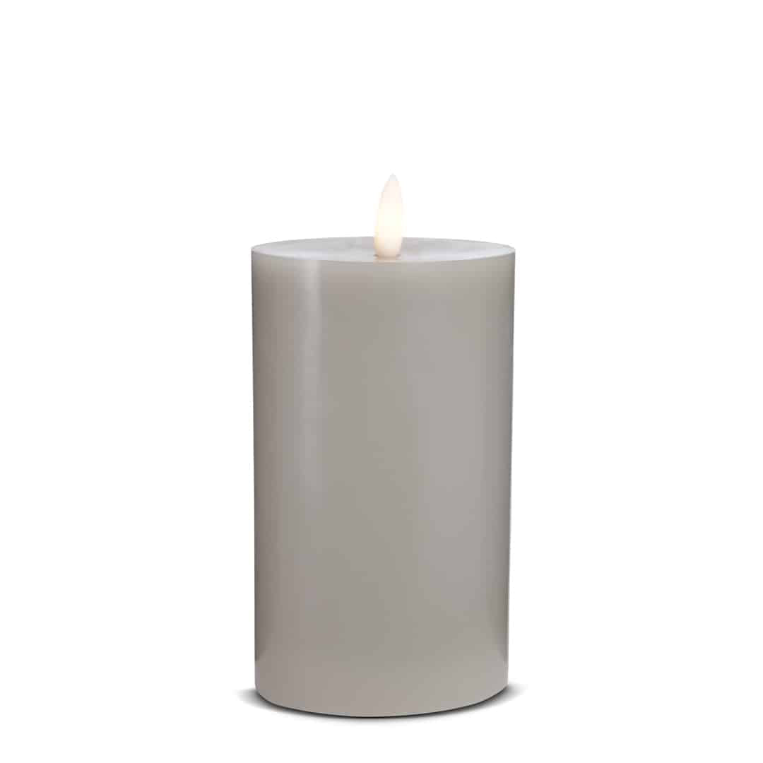LED stearinlys - 1 stk. - ø7,5 x 15 cm - m/3D flamme - (flere farger)