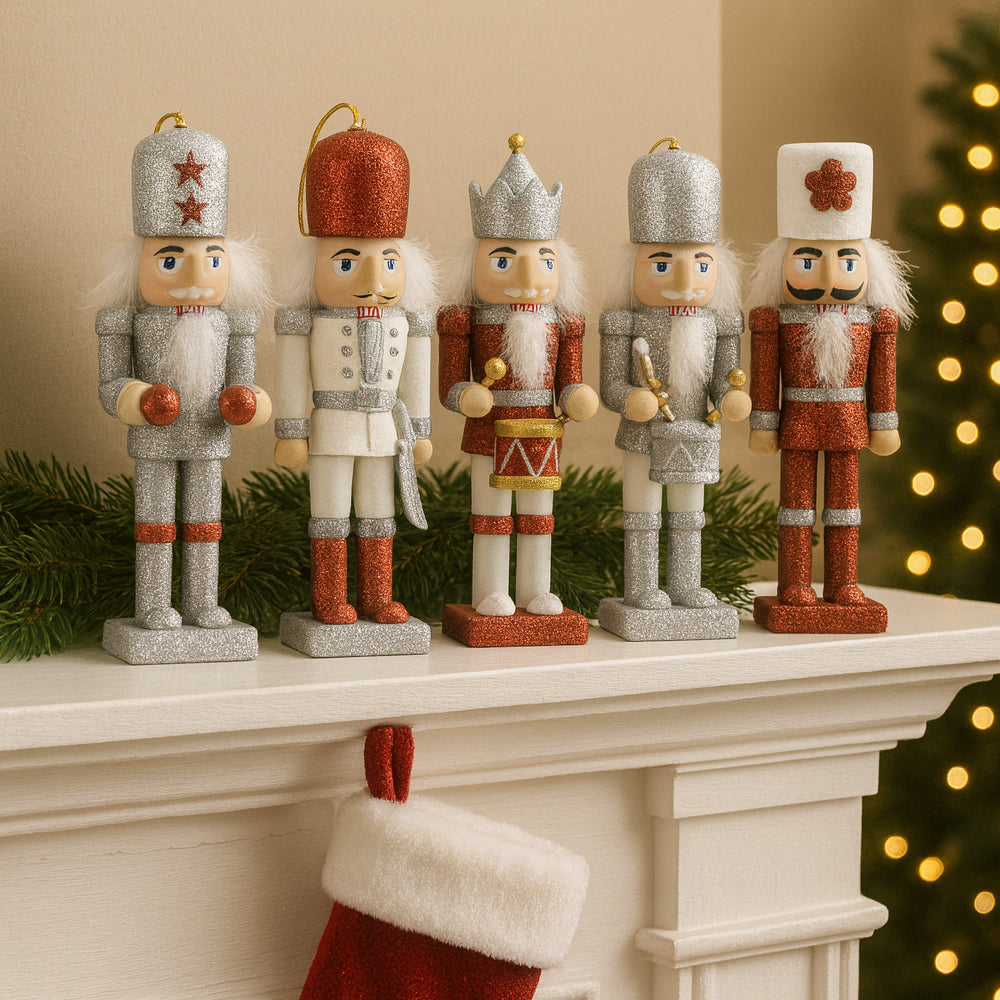 Nøtteknekkerfigurer i Tre - 12,5 cm, sett med 5 figurer -