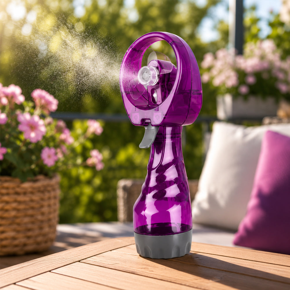Håndvifte med forfriskende vannspray