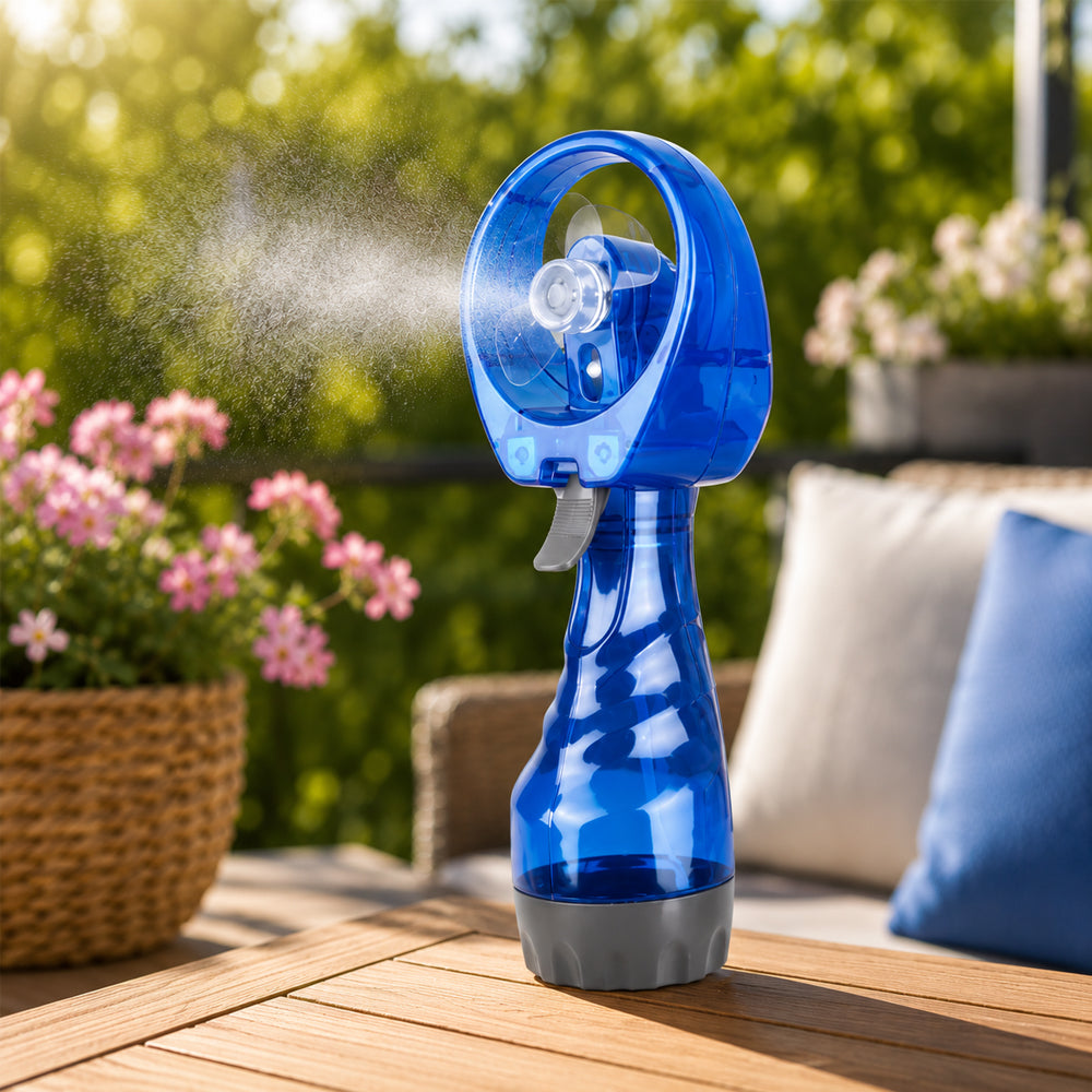Håndvifte med forfriskende vannspray