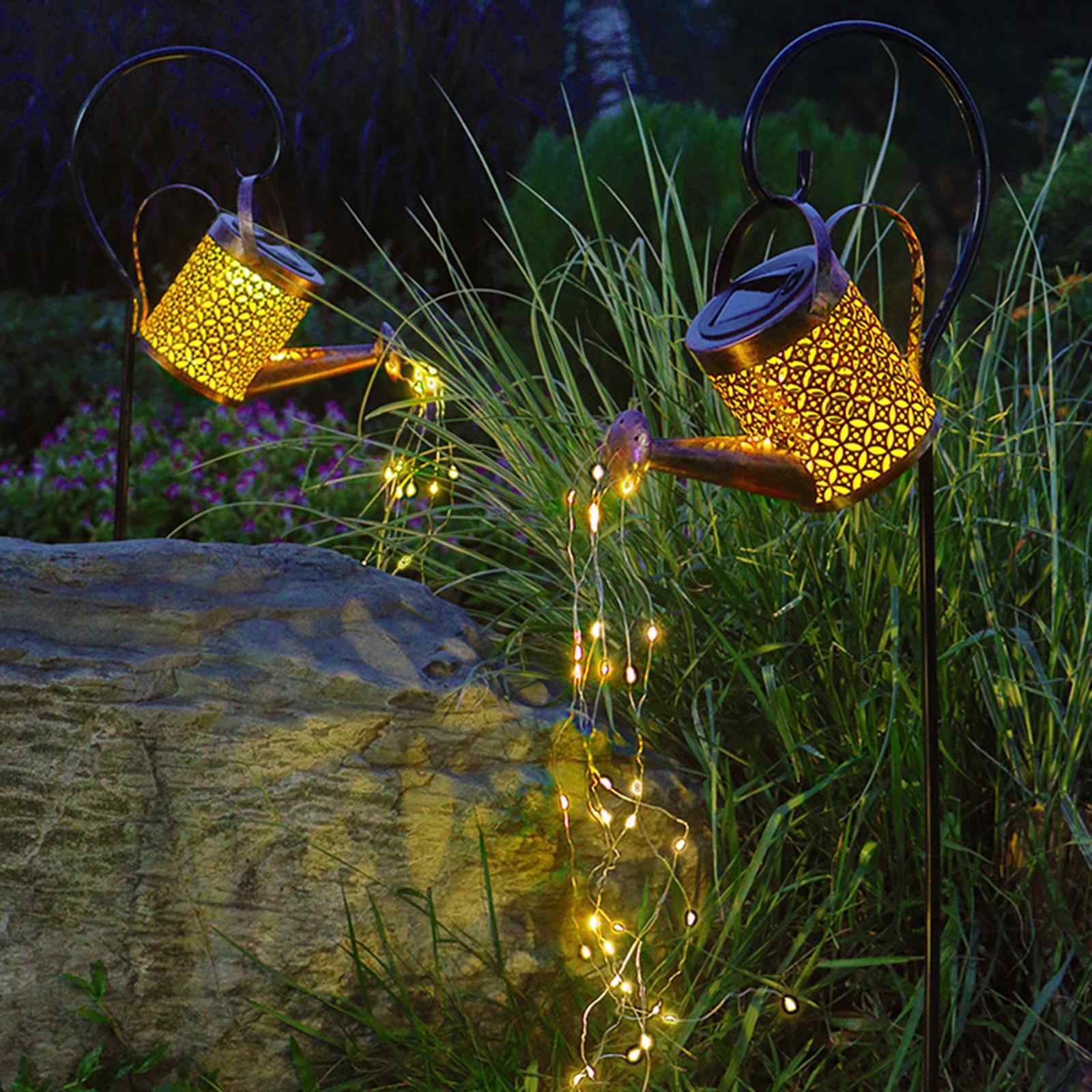 Solcelledrevet vannkanne og LED-lampe til hagen