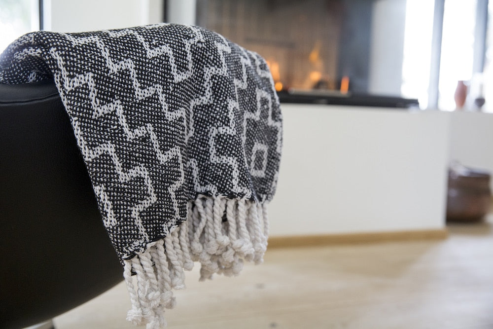 Plaid med frynser i 100% bomuld - 135 x 200 cm. fra Rugs’N’More