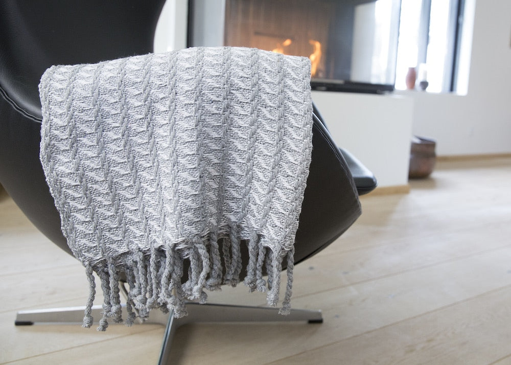 Plaid med frynser i 100% bomuld - 135 x 200 cm. fra Rugs’N’More