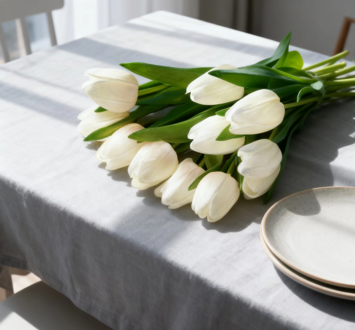 LED-tulipanbukett – 10 hvite tulipaner med varmt stemningslys