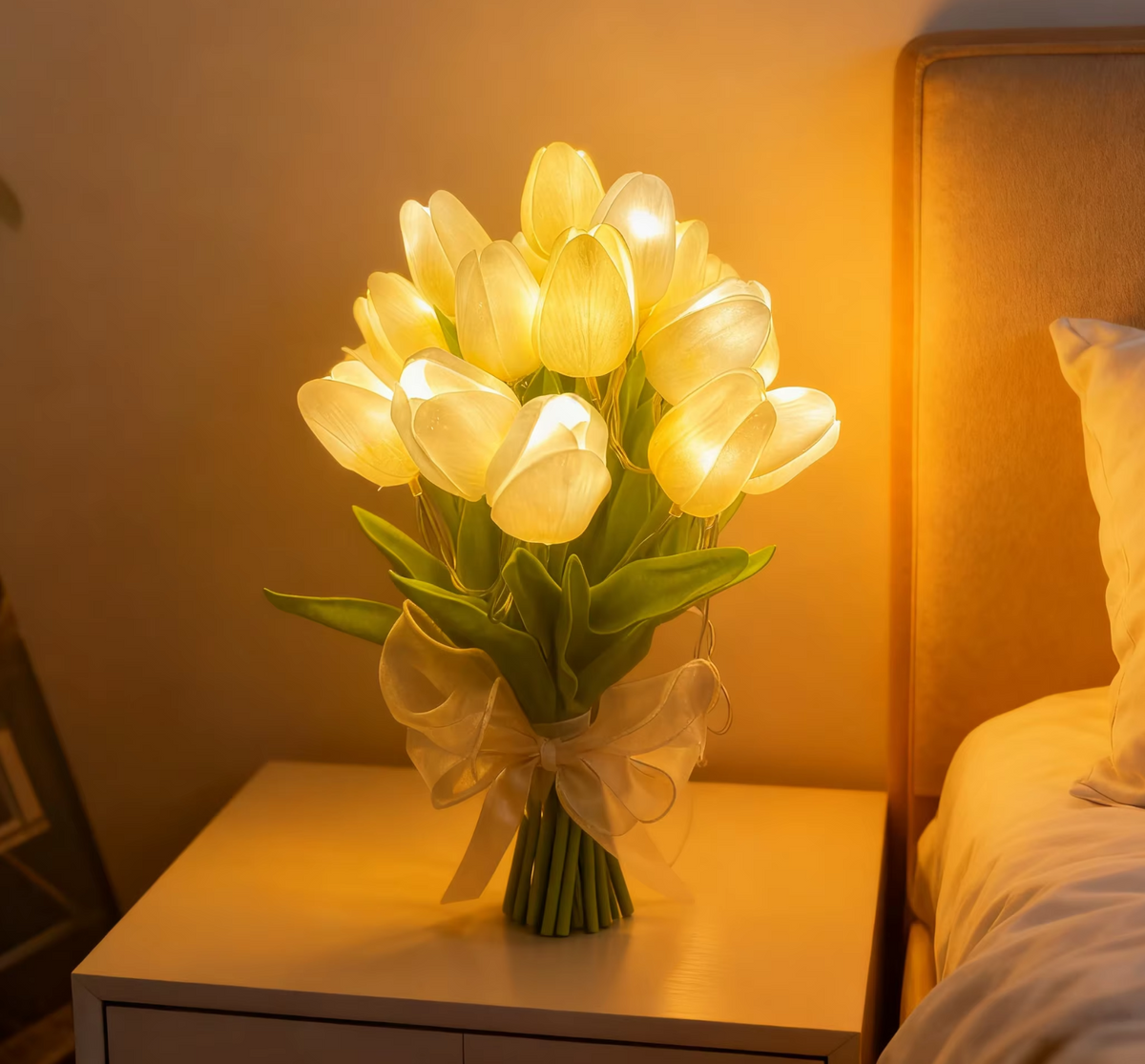 LED-tulipanbukett – 10 hvite tulipaner med varmt stemningslys