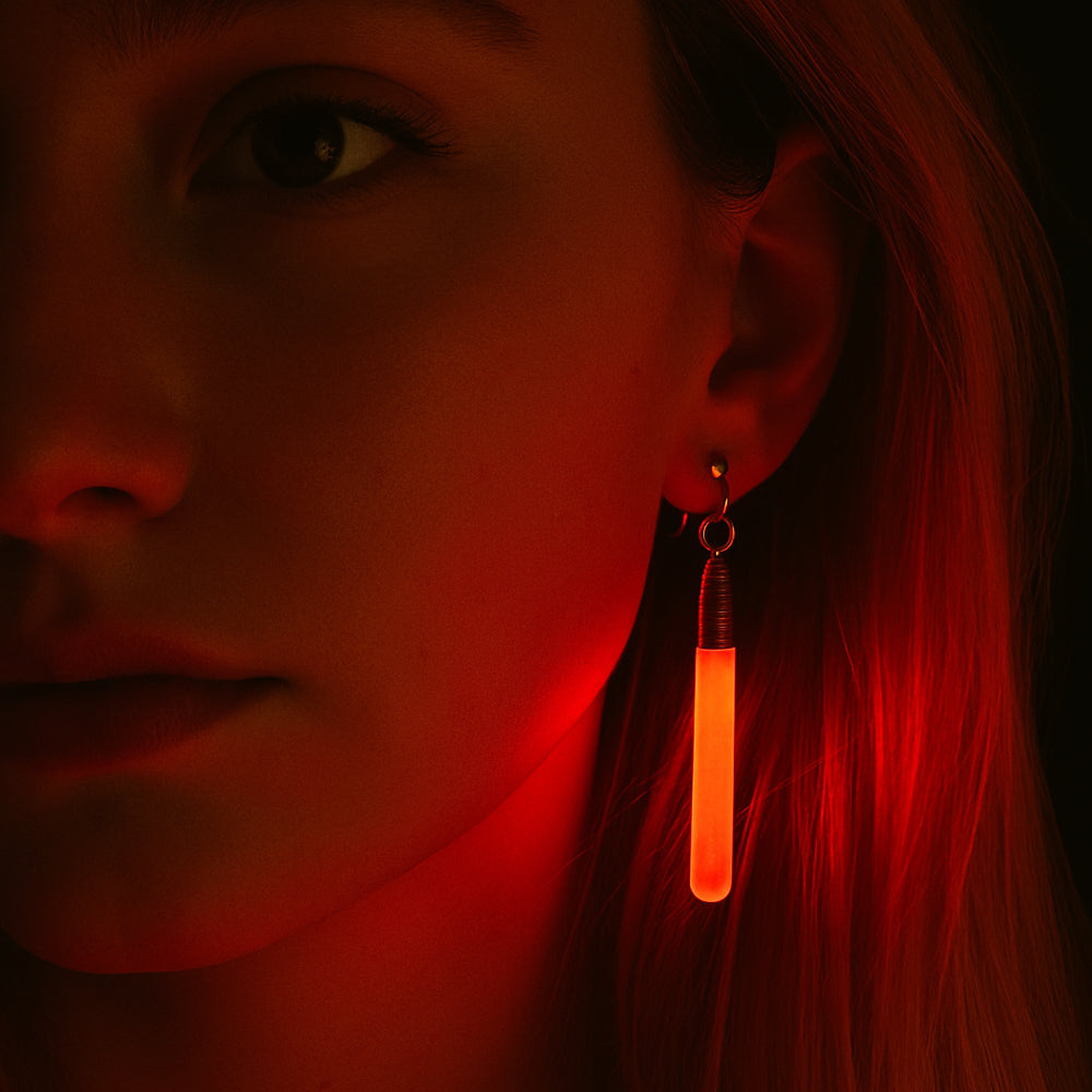 Glow-in-the-dark øredobber – Skru opp lyset og festen!
