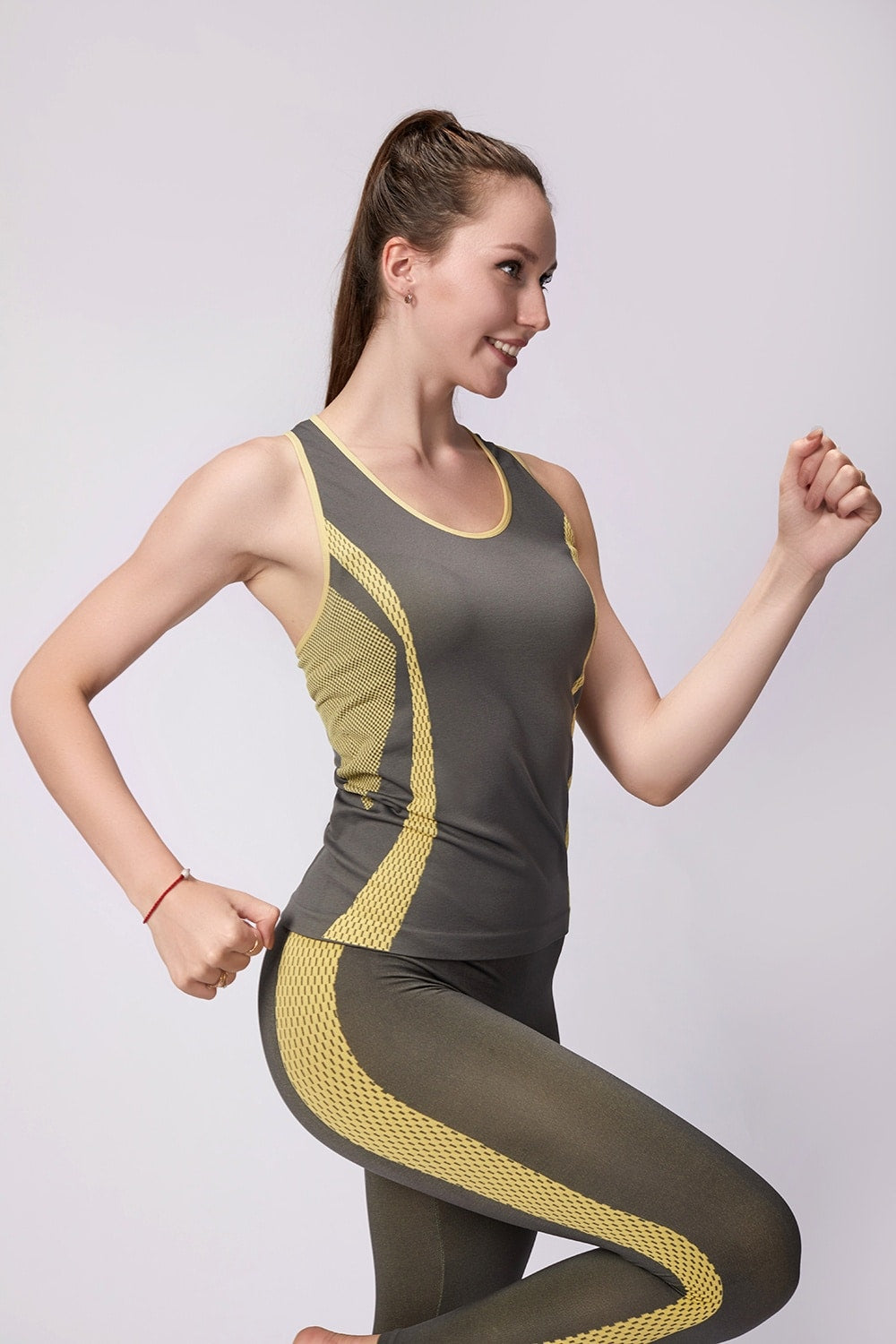 Yoga/treningssett (tilgjengelig i flere farger)