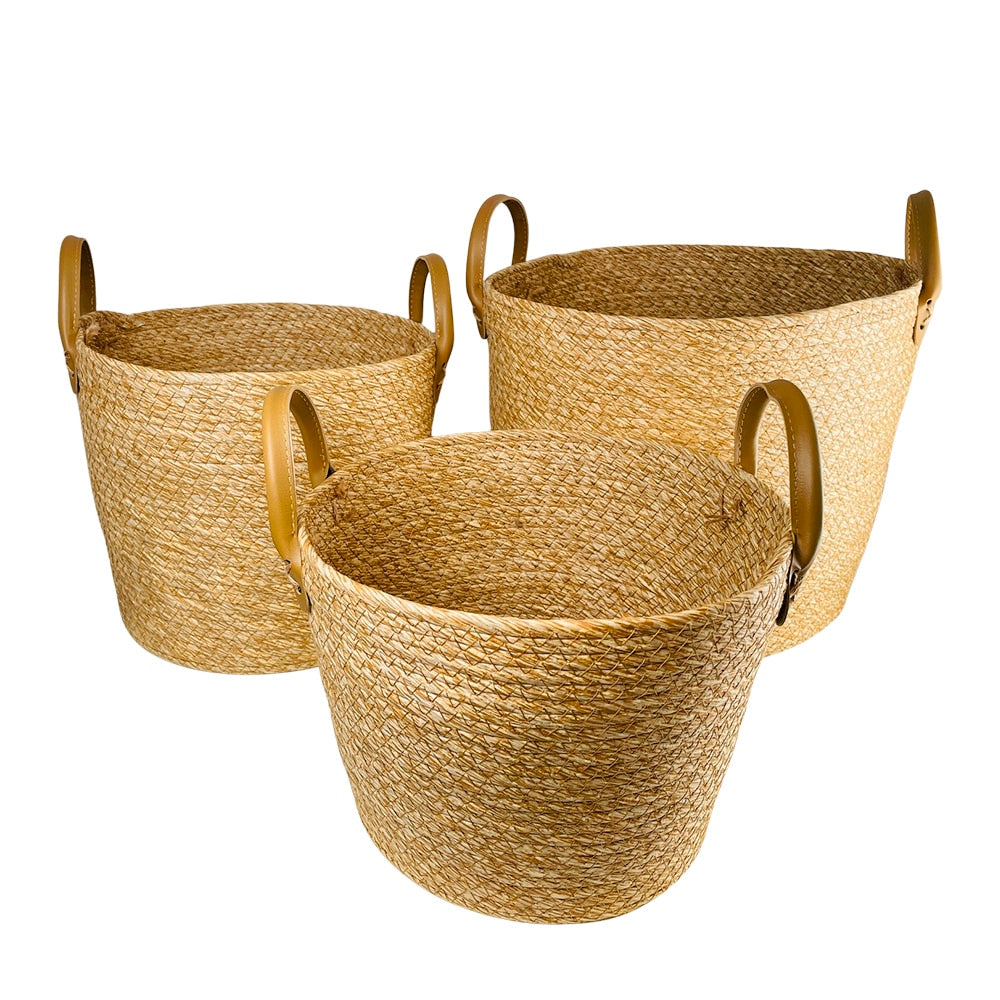 Flettede kurver 3 stk. i sjøgress med kunstlærhåndtak (diameter 31, 28 og 25 cm)