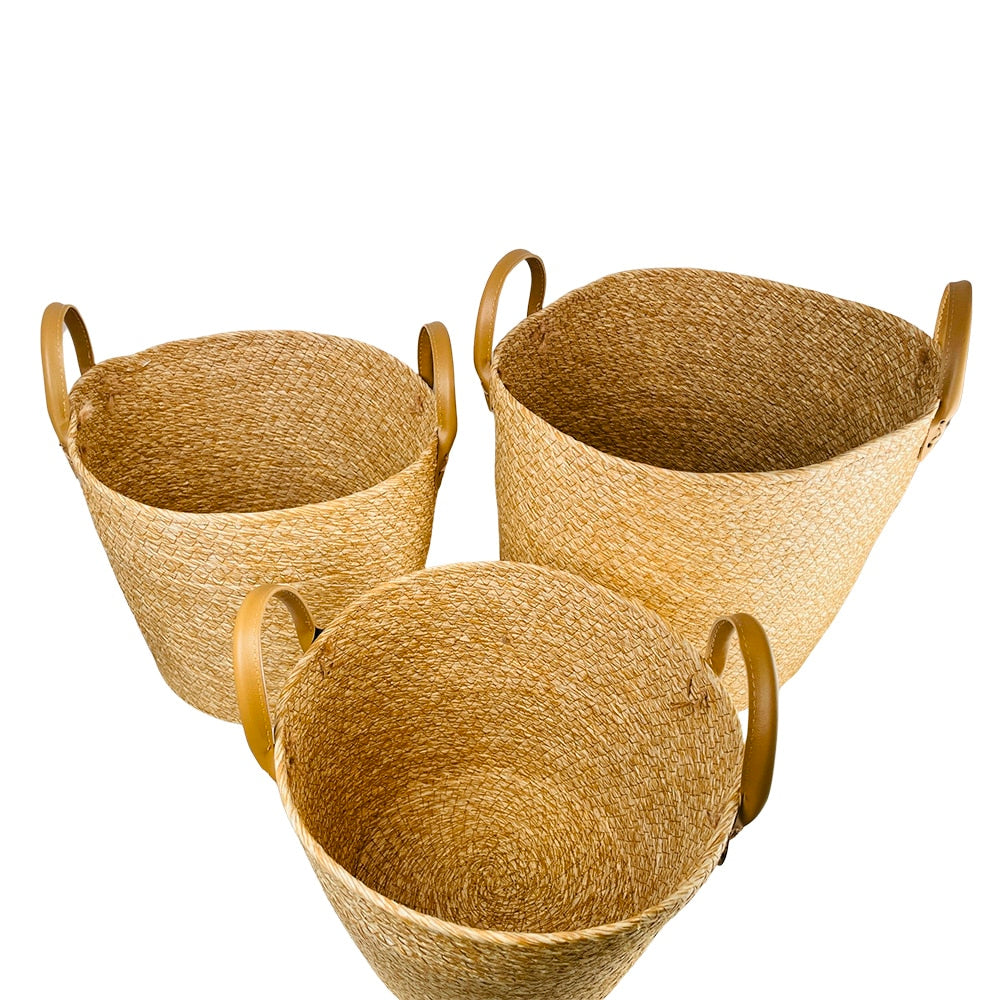Flettede kurver 3 stk. i sjøgress med kunstlærhåndtak (diameter 31, 28 og 25 cm)
