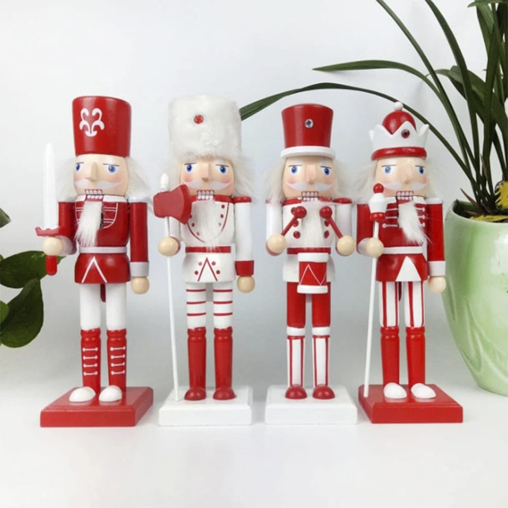 Nøtteknekkerfigurer i Tre